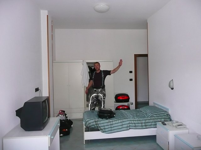img00137.jpg