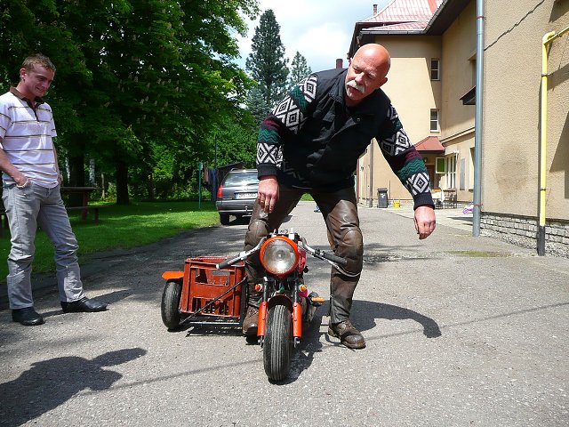 img00128.jpg