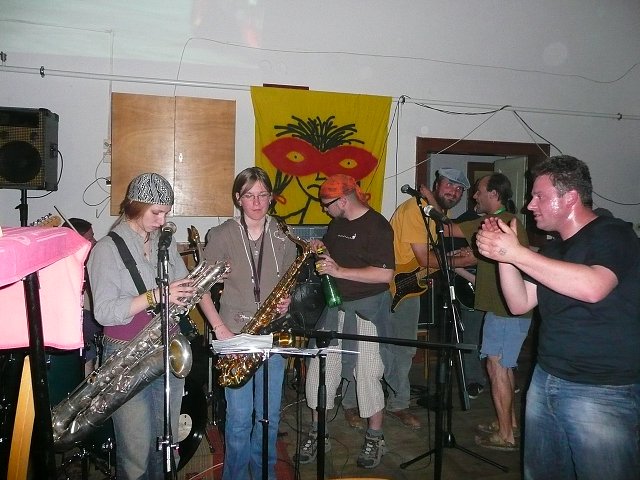 img00225.jpg