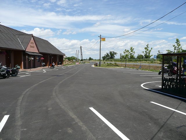 img00107.jpg
